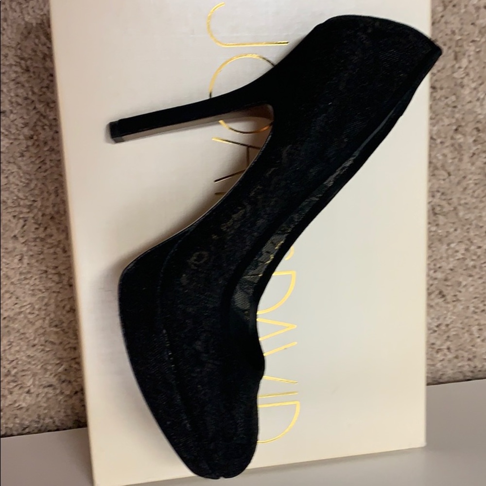 joan and david pumps